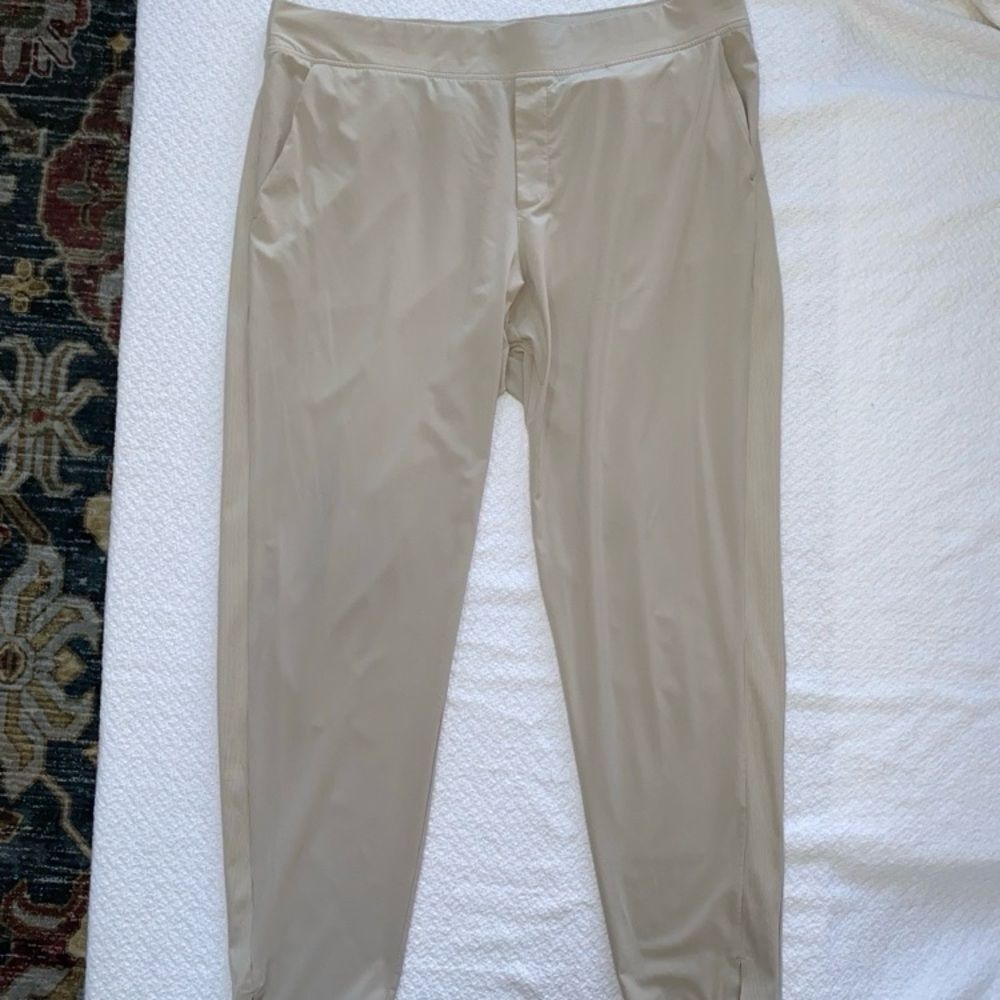 Athleta Brooklyn Ankle Pant 16T Beige Khaki Lightweight Travel Stretch